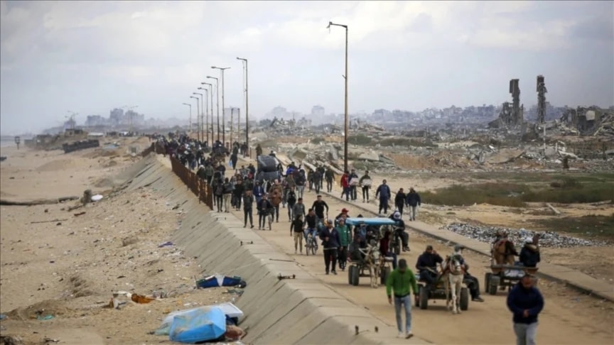 Arrasar Gaza y desplazar a su población no es un objetivo realista, sino una táctica engañosa de un presidente que busca diferenciarse de su predecesor, afirma la prensa sionista. 