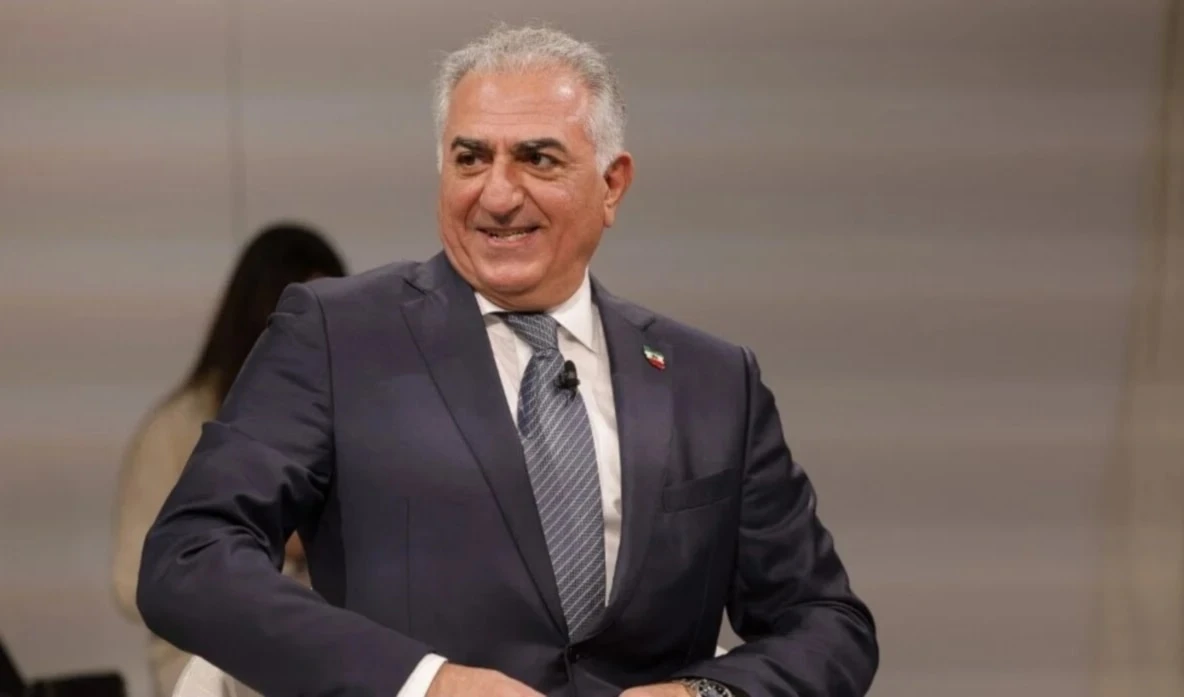 El hijo del último de Sha de Irán, Reza Pahlavi.