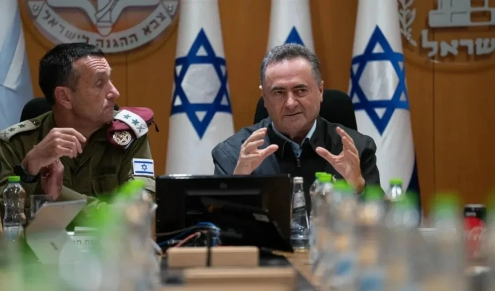 El ministro de Seguridad israelí, Yisrael Katz, y el jefe del Estado Mayor del "ejército", Herzi Halevi. (Foto: Medios israelíes)