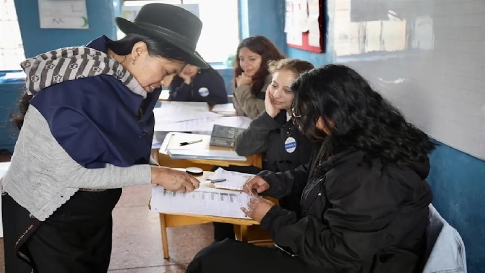 Más del 55 por ciento de ecuatorianos ejercieron su derecho a sufragio