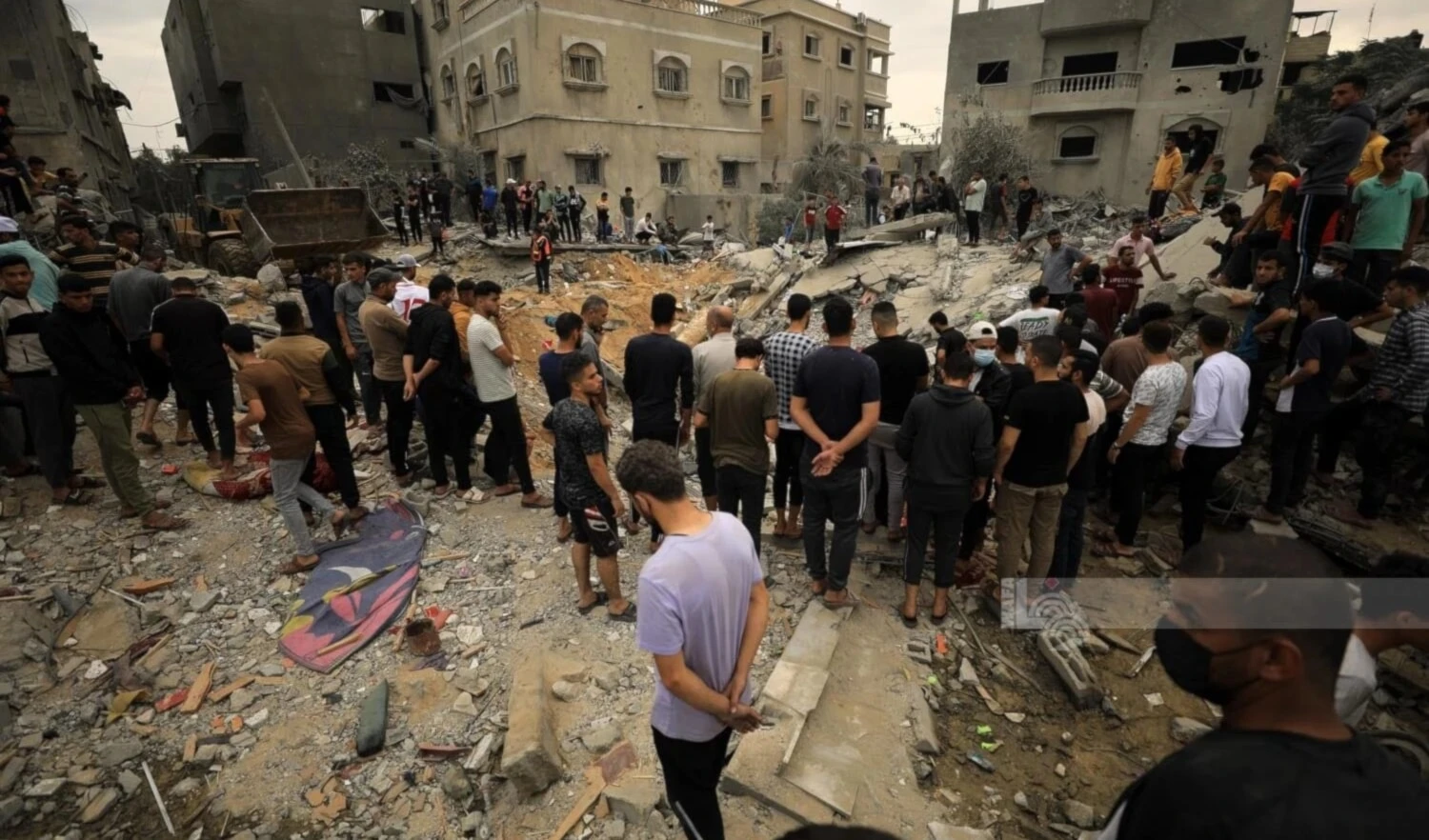 Recuperación de los cuerpos de los mártires tras ataques aéreos israelíes (Foto: Archivo)