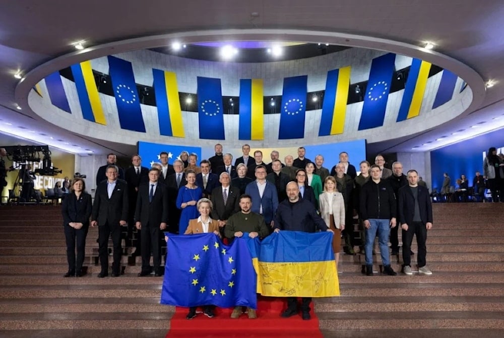 Representantes de la Unión Europea respaldan a Volodymyr Zelensky.