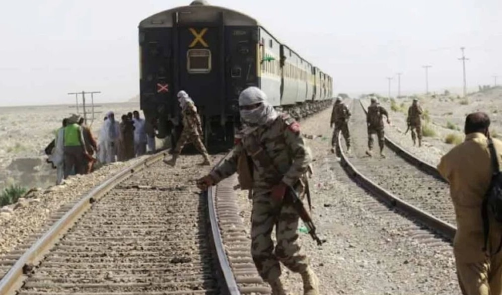 El Ejército de Liberación de Baluchistán se atribuye la responsabilidad del tiroteo en un tren al suroeste de Pakistán