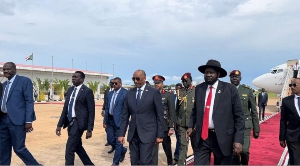  Tras los recientes enfrentamientos y tensiones, Burhan y Kiir debaten los acontecimientos en Sudán del Sur