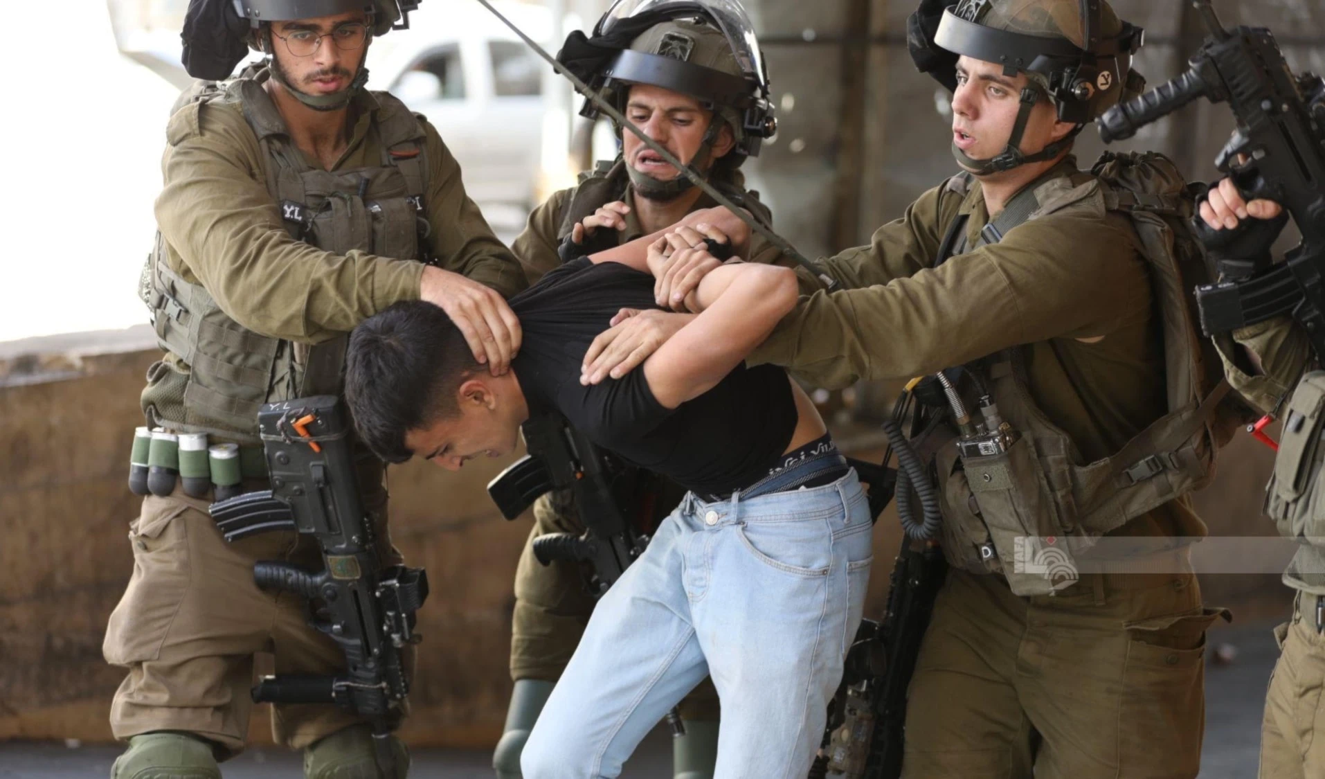 Las detenciones ocurrieron en medio de un aumento de tensiones en la región que incrementa el temor entre los palestinos y refleja el clima de inestabilidad persistente en Cisjordania. Las detenciones ocurrieron en medio de un aumento de tensiones en la región que incrementa el temor entre los palestinos y refleja el clima de inestabilidad persistente en Cisjordania.