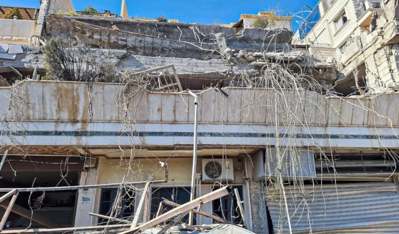 El ataque israelí a Damasco tuvo como objetivo una casa vacía, no la sede del movimiento Yihad Islámica como afirmó "Israel". El ataque israelí a Damasco tuvo como objetivo una casa vacía, no la sede del movimiento Yihad Islámica como afirmó "Israel".