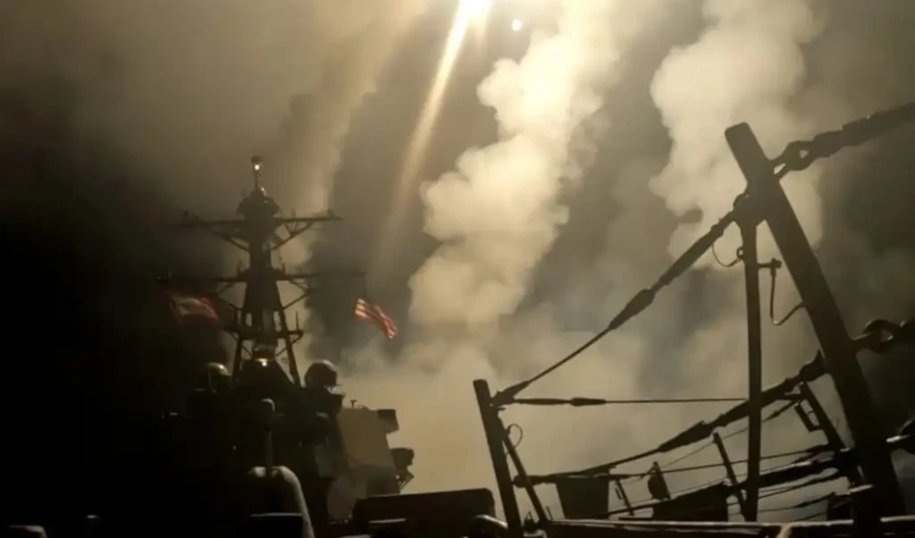 Ataque yemenita a portaviones USS Harry Truman. Ataque yemenita a portaviones USS Harry Truman.