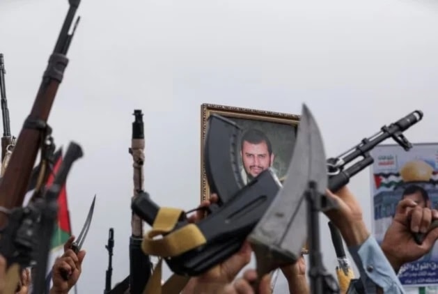 Escena de una marcha popular yemenita en apoyo a Gaza.