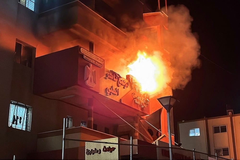 “Israel” bombardea complejo médico Nasser y provoca mártires y heridos. Foto: AFP