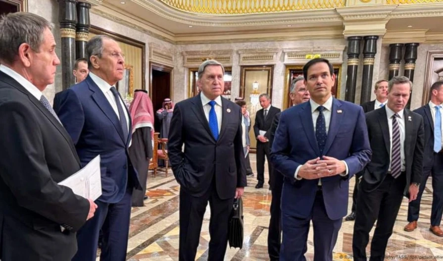 EE.UU. debería mantenerse en contacto con Rusia