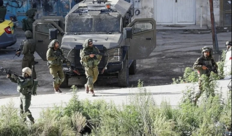 Fuerzas israelíes irrumpen en el campamento de Balata. Fuerzas israelíes irrumpen en el campamento de Balata.