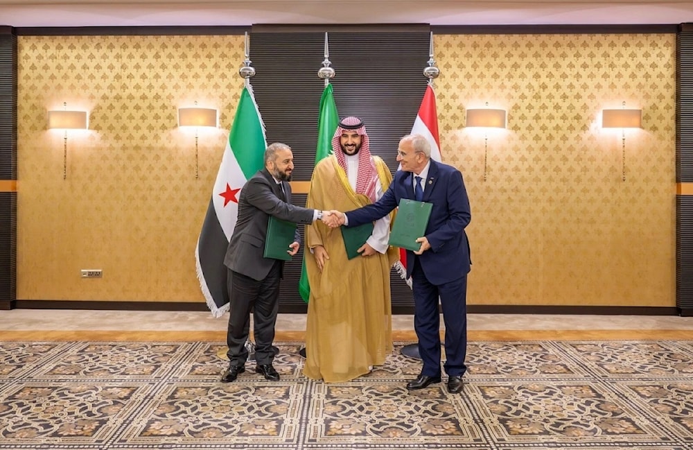 El ministro de Defensa de Líbano, Michael Manassa, y su homólogo de Siria, Murhaf Abu Qasra, concluyen reunión en Yeda, Arabia Saudita.
