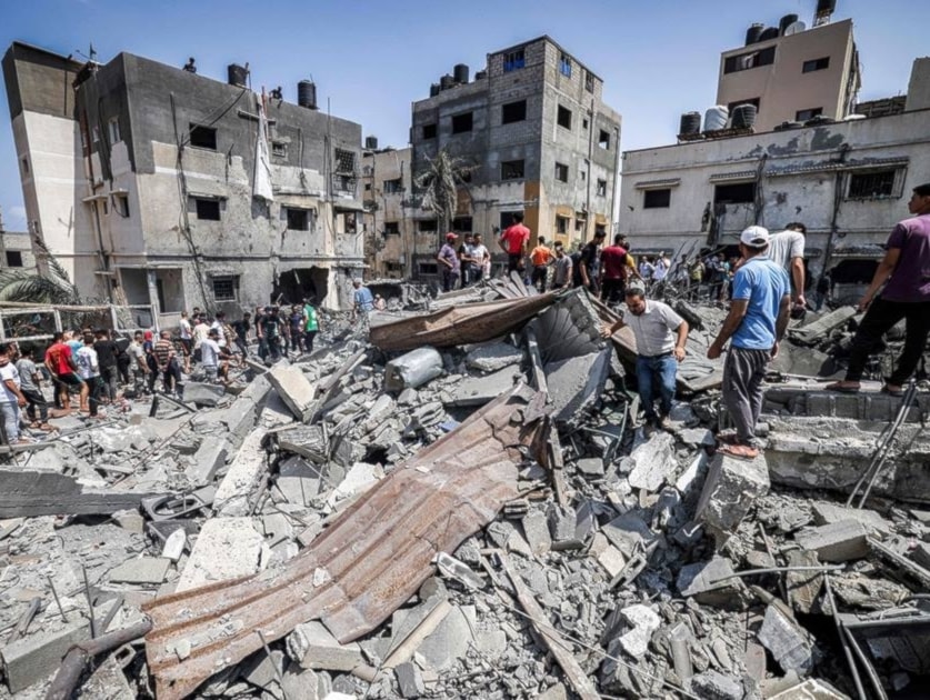 Efectos de los brutales bombardeos israelíes a la ciudad de Khan Yunis, al sur de la Franja de Gaza. (Foto: Reuters)