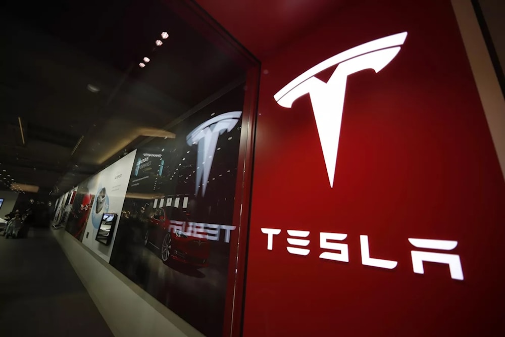 Tesla busca oxígeno en Arabia Saudita en medio de declive histórico. Foto: AP. 