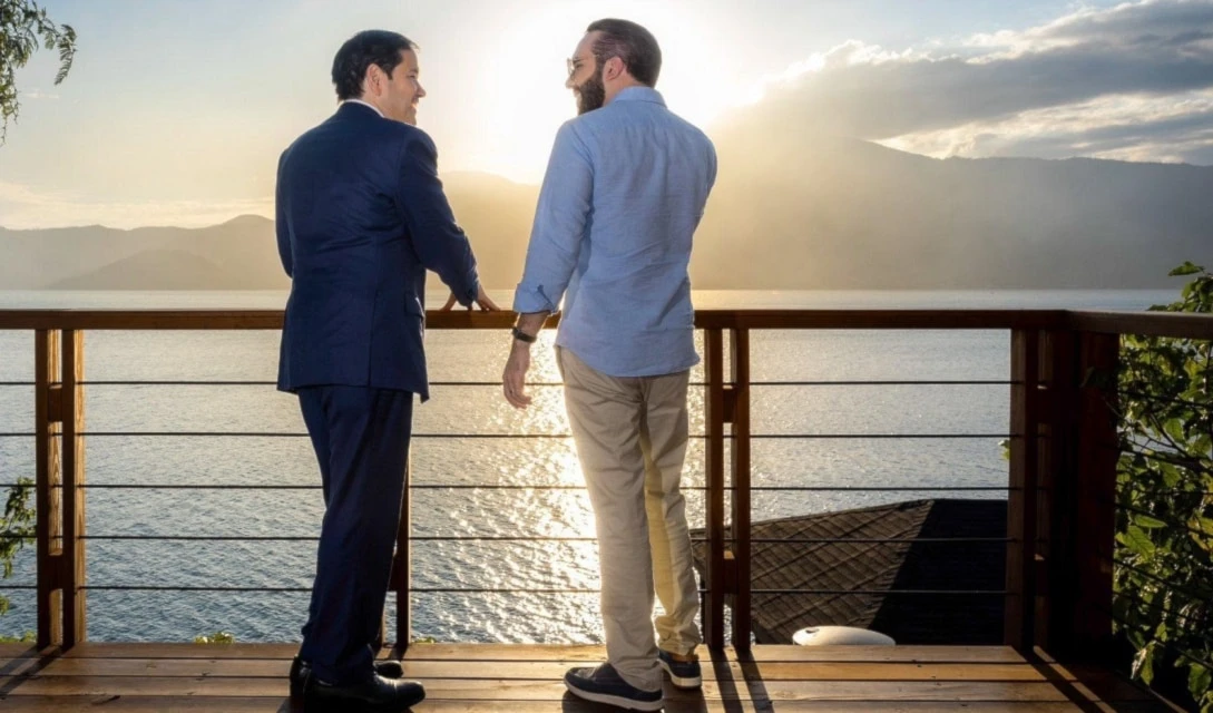 Imagen de la reciente visita del secretario de Estados de los Estados Unidos, Marco Rubio, a El Salvador y uno de los momentos de diálogo privado con el presidente Nayib Bukele. Imagen de la reciente visita del secretario de Estados de los Estados Unidos, Marco Rubio, a El Salvador y uno de los momentos de diálogo privado con el presidente Nayib Bukele.