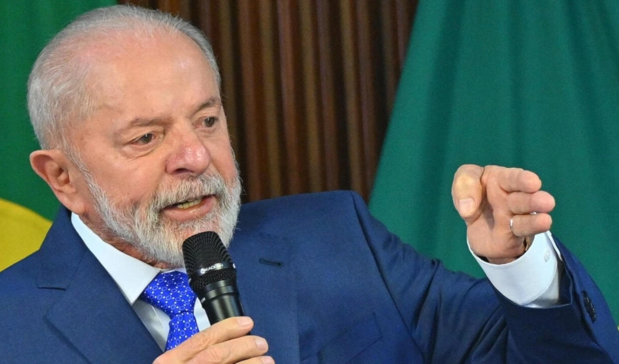Lula llama cobarde a Bolsonaro por huir a EE.UU. tras intento de golpe Lula llama cobarde a Bolsonaro por huir a EE.UU. tras intento de golpe
