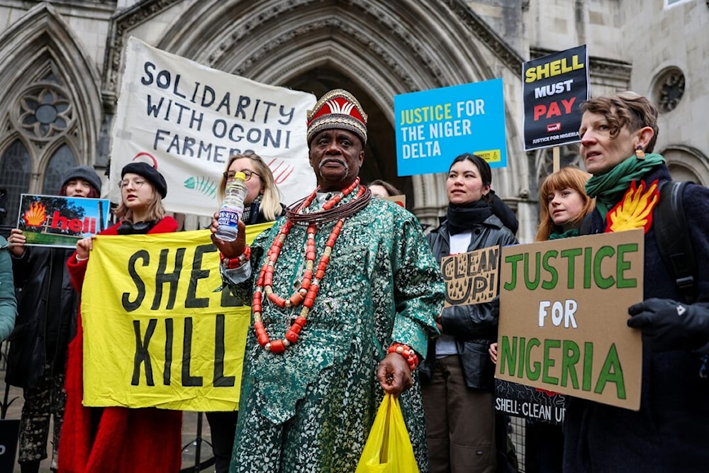 Rey de Ogoniland demanda a Shell por contaminación en Nigeria