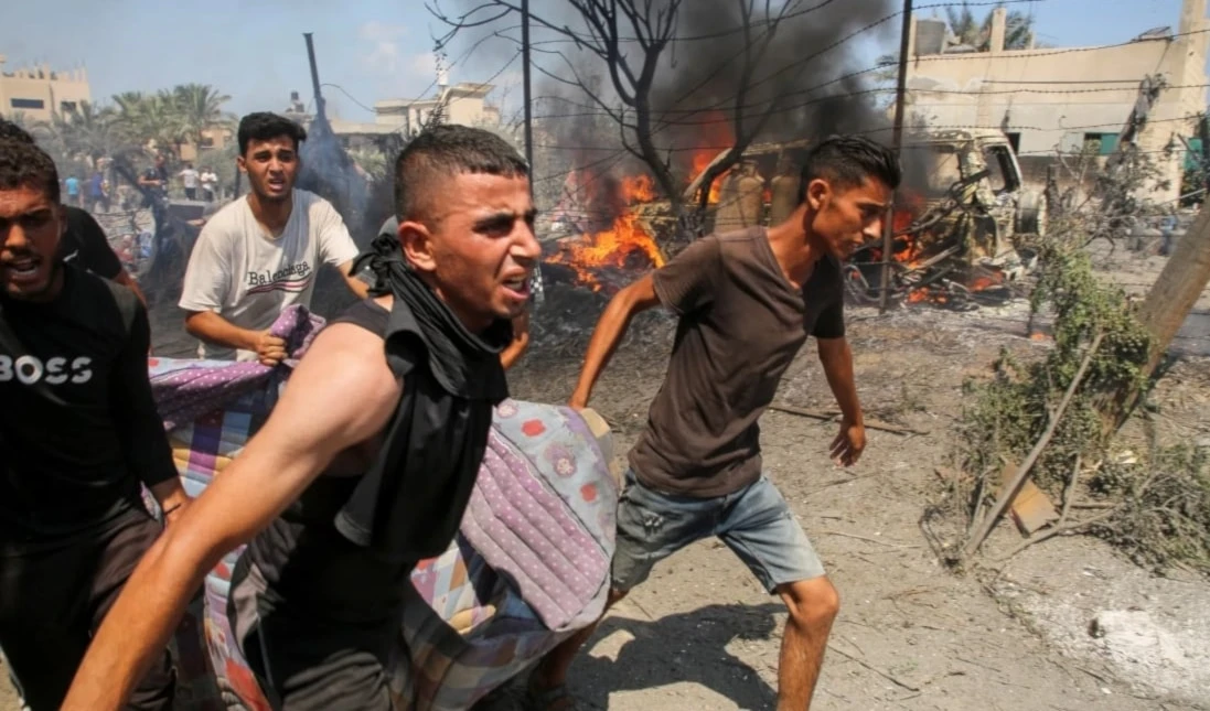 En el marco de la guerra de exterminio en curso, "Israel" comete atrocidades contra civiles desarmados, desafiando todas las leyes y tratados internacionales. En el marco de la guerra de exterminio en curso, "Israel" comete atrocidades contra civiles desarmados, desafiando todas las leyes y tratados internacionales.