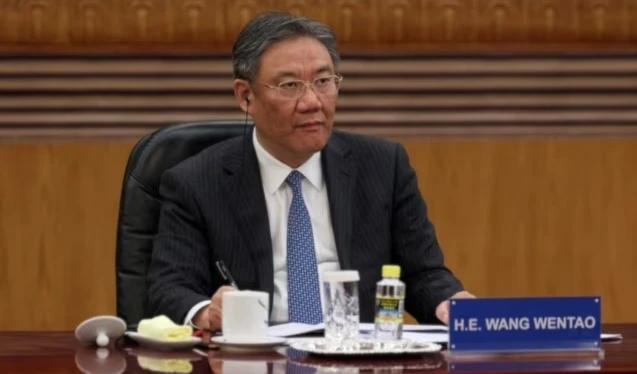 China abordó la posibilidad de fortalecer la cooperación económica y comercial bilateral tanto con Arabia Saudita como con Sudáfrica.