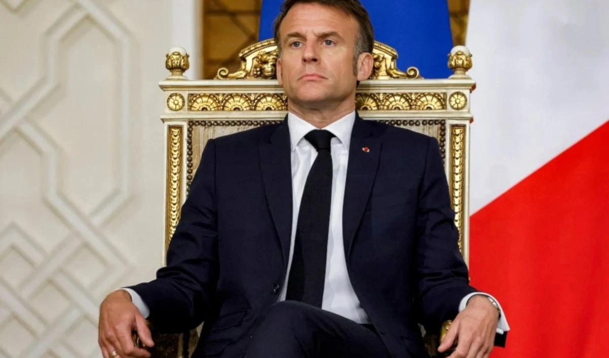 Macron reiteró el compromiso de Francia con la solución de dos Estados, exigió la liberación de rehenes y un alto el fuego permanente en la Franja de Gaza..