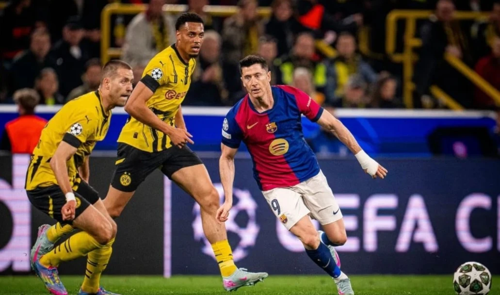 Barcelona triunfa y animará semifinales de Champions de fútbol. Barcelona triunfa y animará semifinales de Champions de fútbol.