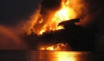 Reportan 33 mártires en doble agresión de EE. UU. a puerto en Yemen