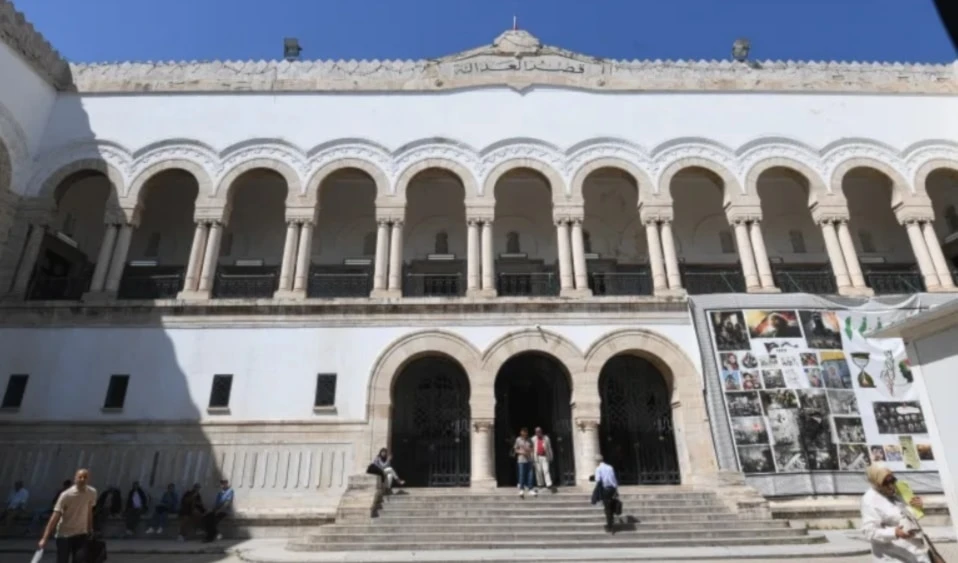 La tercera sesión del juicio se celebró el viernes en un tribunal tunecino y medio de un fuerte dispositivo de seguridad. (Foto: AFP)