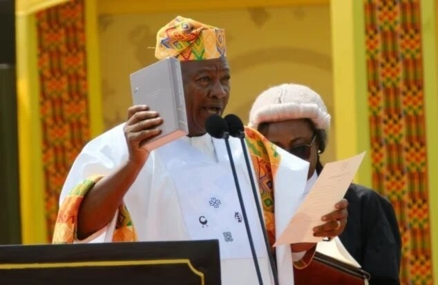 Mandatario de Ghana suspende a presidenta del Tribunal Supremo