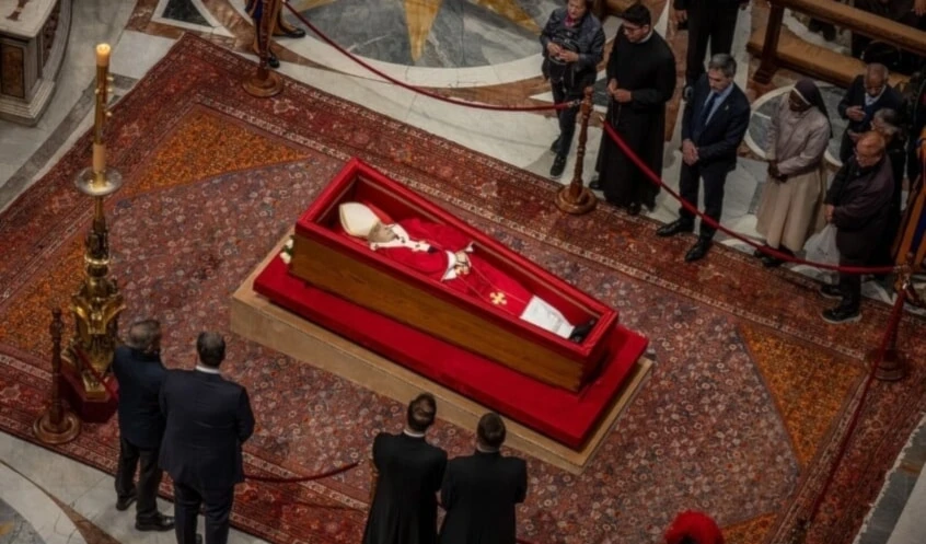 El papa Francisco será sepultado mañana sábado. El papa Francisco será sepultado mañana sábado.