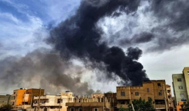 Ataque de las Fuerzas de Apoyo Rápido contra una zona residencial del estado de Río Nilo, en Sudán.