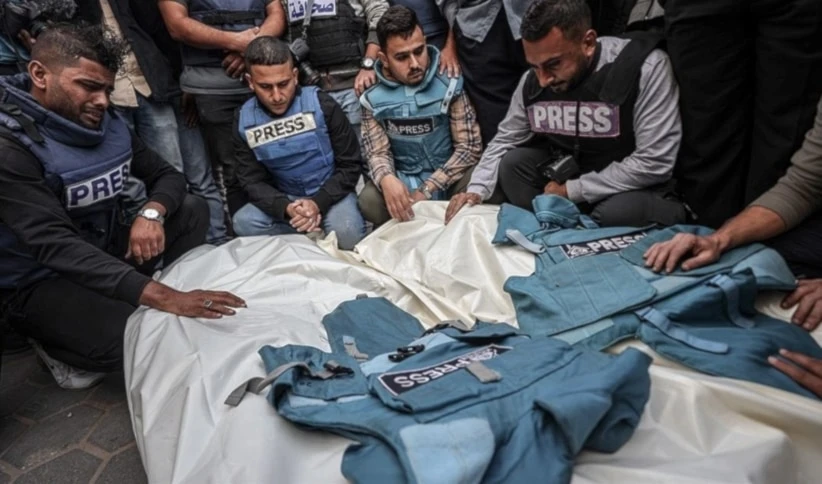 En enero y marzo, siete y ocho periodistas respectivamente perdieron la vida bajo fuego israelí. En enero y marzo, siete y ocho periodistas respectivamente perdieron la vida bajo fuego israelí.
