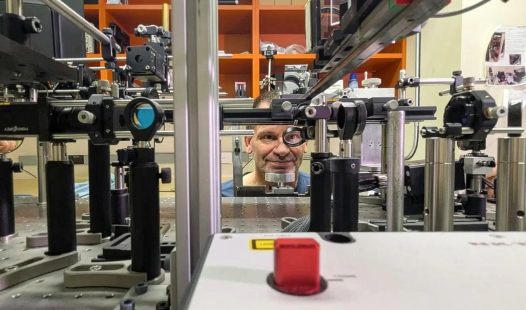 Científicos crean color fuera del espectro natural. Foto: Austin Roorda Científicos crean color fuera del espectro natural. Foto: Austin Roorda