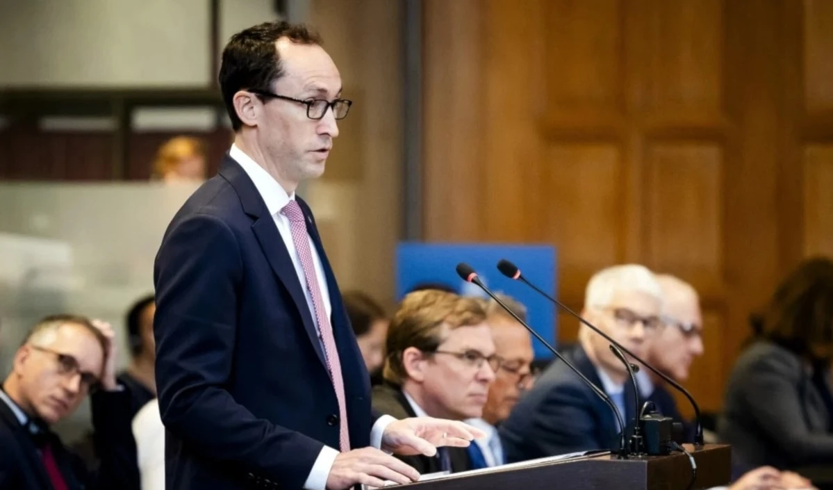 El representante de Estados Unidos ante la Corte Internacional de Justicia, Joshua B. Simmons.