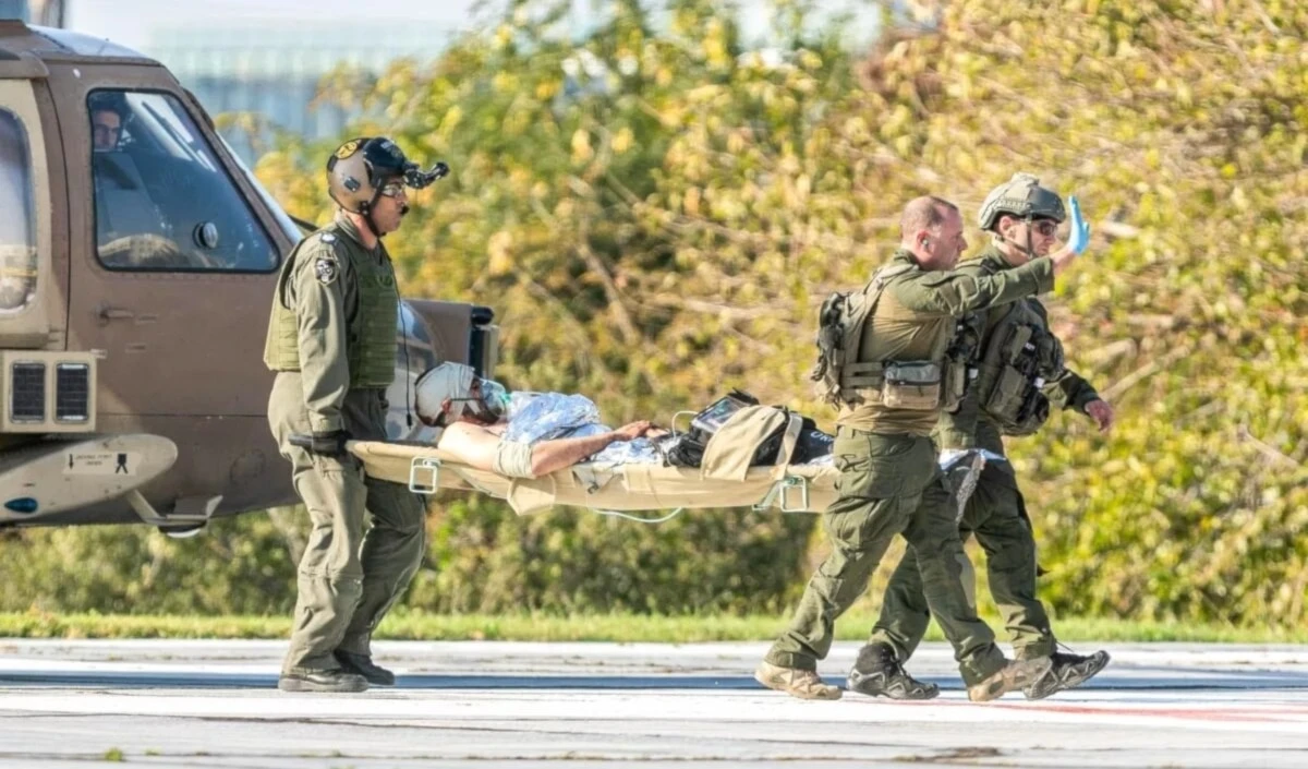 Ejército de ocupación traslada a un soldado israelí herido Ejército de ocupación traslada a un soldado israelí herido