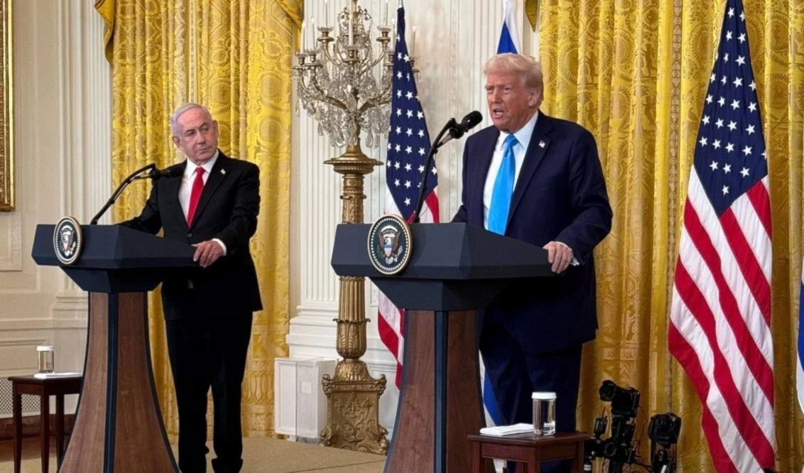 Trump y Netanyahu abordaron también la situación de los prisioneros israelíes en Gaza y los términos para un posible alto el fuego, aunque sin ofrecer detalles concretos. Trump y Netanyahu abordaron también la situación de los prisioneros israelíes en Gaza y los términos para un posible alto el fuego, aunque sin ofrecer detalles concretos.