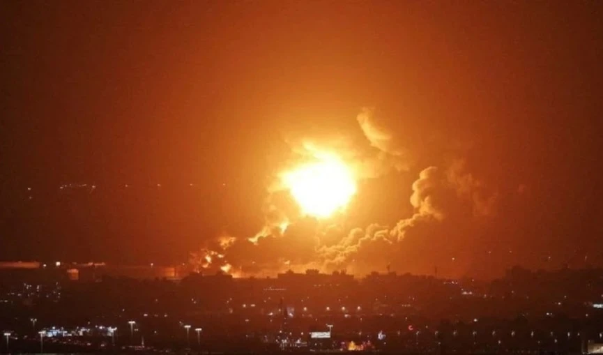 Impactos de los misiles de EE. UU. a Saná, la capital yemenita.