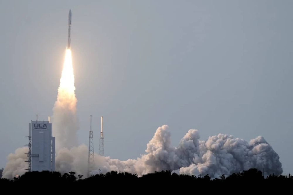 Lanzamiento del cohete que pondrá en órbita los satélites de Amazon. Foto: AP.