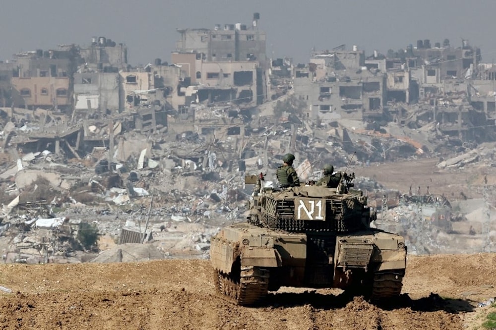 Un tanque israelí penetra en la Franja de Gaza. 
