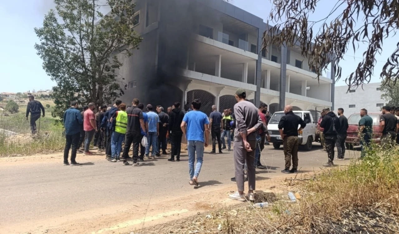 Lugar del ataque a una camioneta ubicada en la carretera entre Mais al-Jabal y Blida, al sur de Líbano. Lugar del ataque a una camioneta ubicada en la carretera entre Mais al-Jabal y Blida, al sur de Líbano.