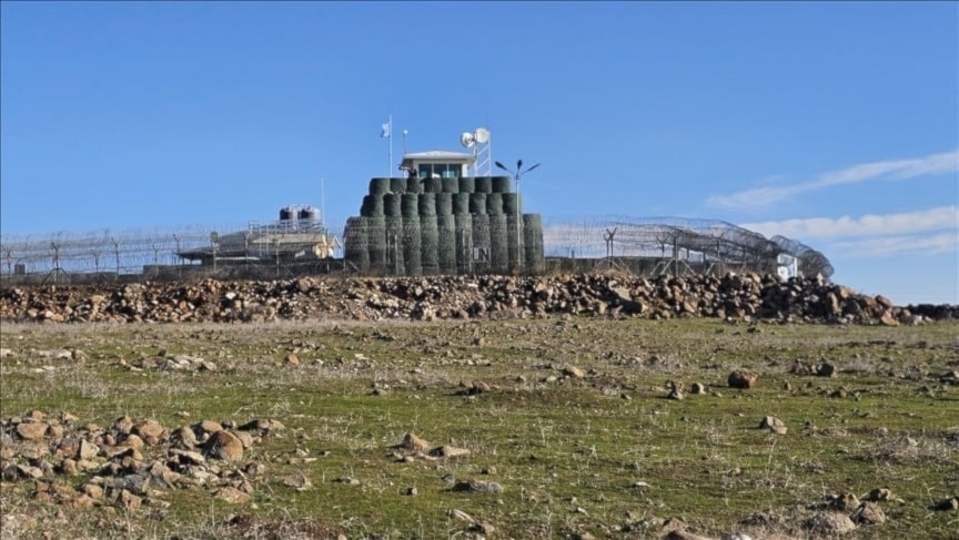 Ejército israelí estableció posiciones militares en el lado sirio del monte Hermón.