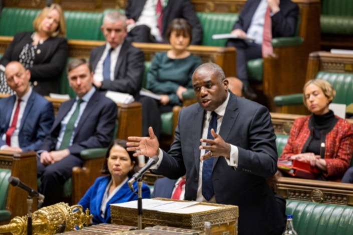 Diputados británicos exigen investigar exportación de armas a 