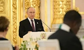 Putin durante una intervención ante invitados extranjeros con motivo del aniversario 80 de la victoria contra el fascismo.