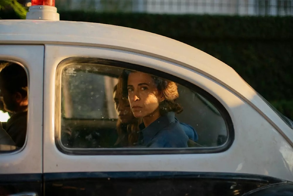 Fernanda Torres en una escena de I’m Still Here”, premiada cinta brasileña. 