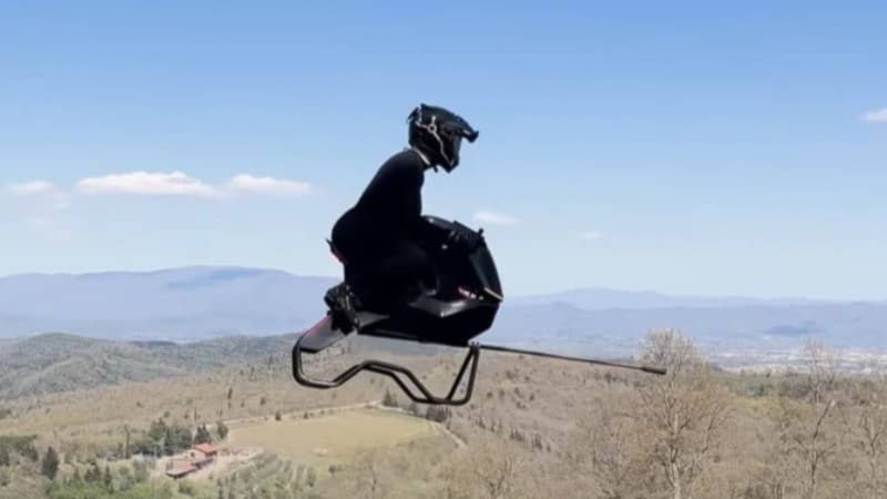 La nueva moto voladora alcanza una velocidad de 200 kilómetros por hora. Foto: Volonaut/YouTube.