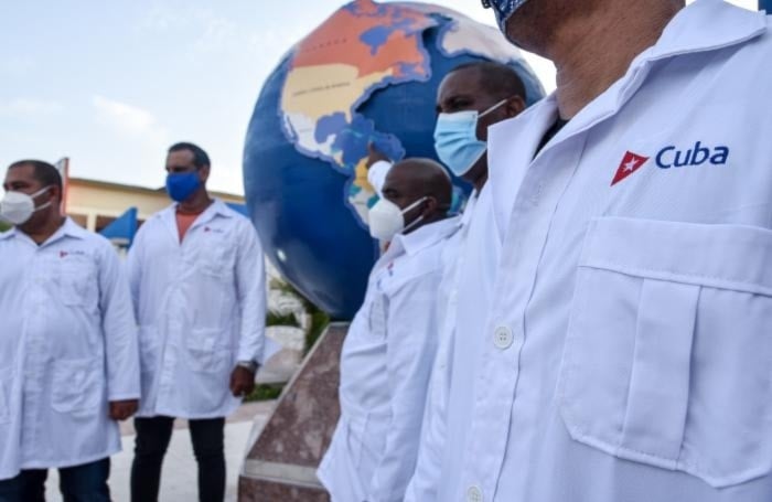 MNOAL condena campaña de EE. UU. contra colaboración médica cubana. Foto: Periódico Granma