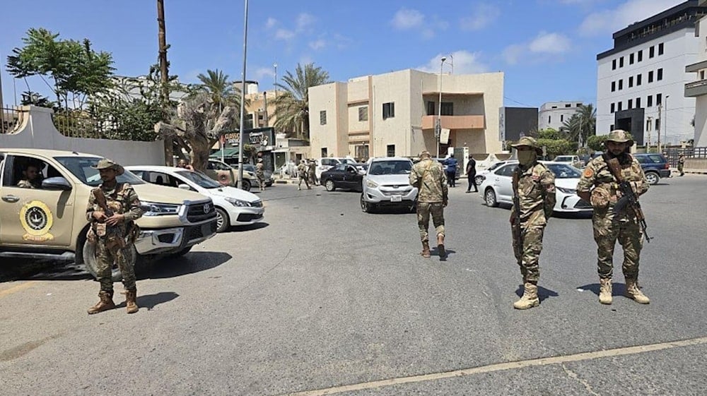 Miembros del servicio de inteligencia militar de Libia previo a la operación en Trípoli.