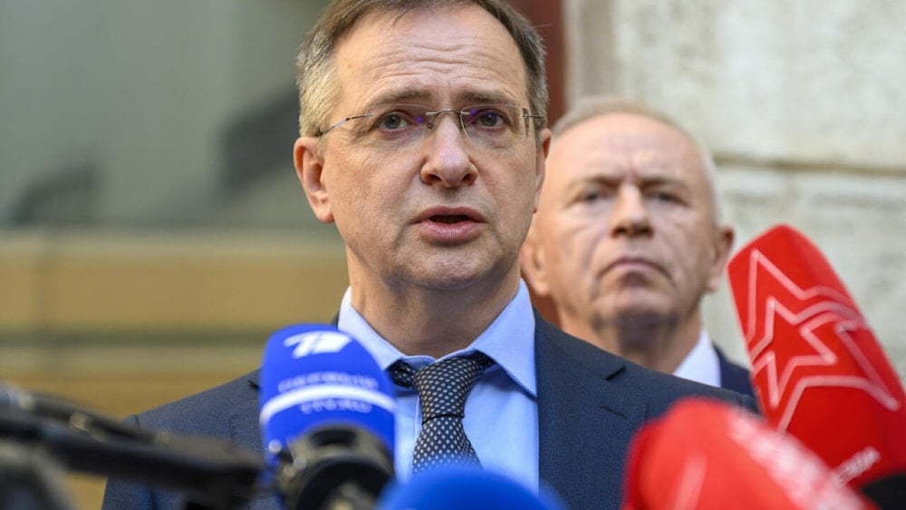 El jefe de la delegación de Rusia a las conversaciones de paz con Ucrania en Estambul, Vladimir Medinski, durante la conferencia de prensa.