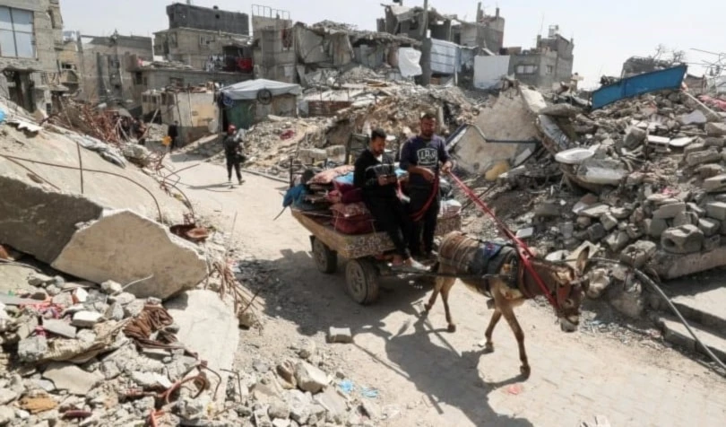 Palestinos sufren desplazamientos por bombardeos israelíes al norte de Gaza. 25 de marzo de 2025 (Foto: Reuters)