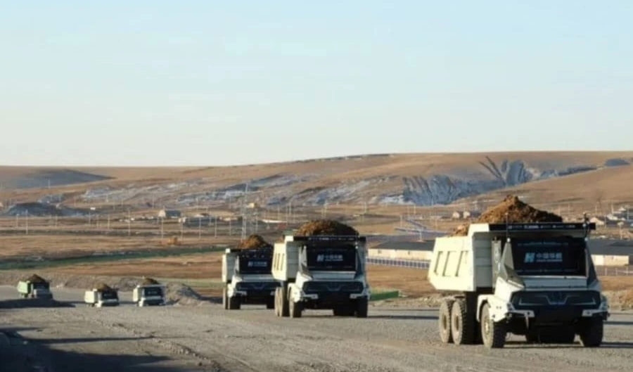 Camiones gestionados por IA apoyan la minería en China
