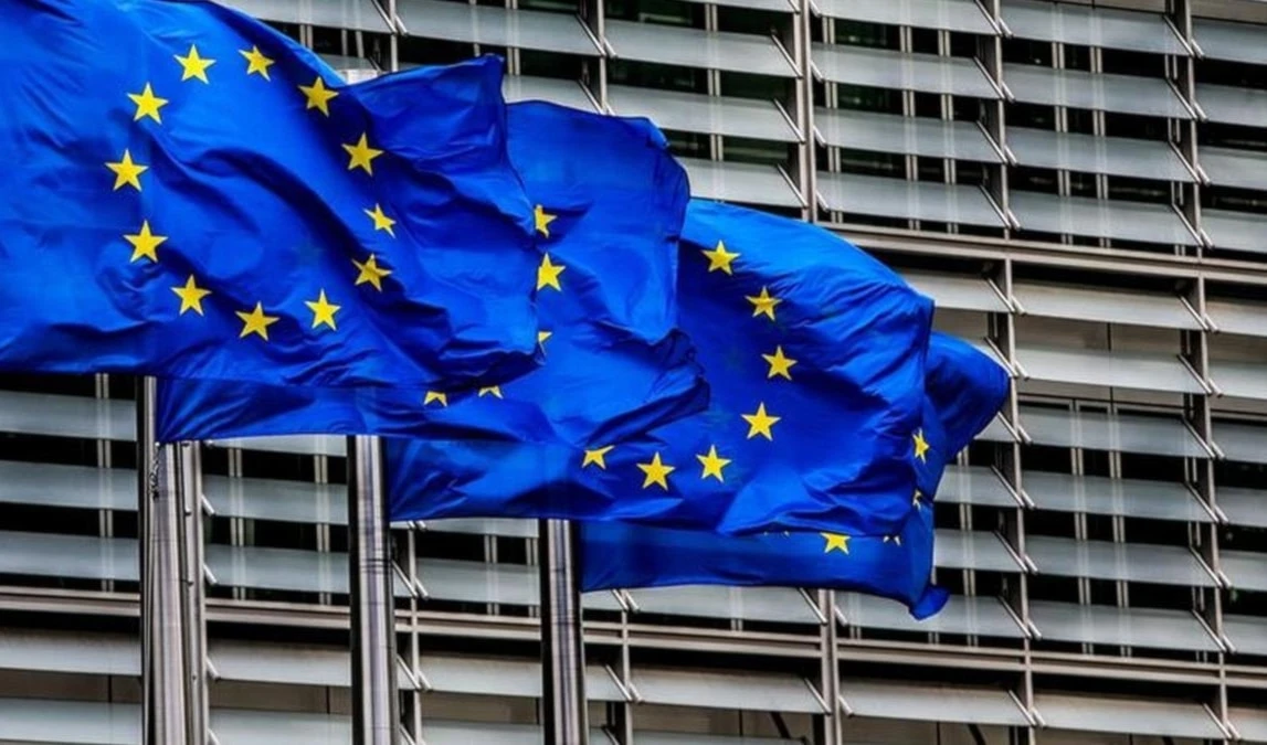 La UE anuncia recorte en sus proyecciones de crecimiento por aranceles La UE anuncia recorte en sus proyecciones de crecimiento por aranceles